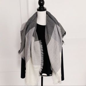 Black White Gray Plaid Scarf/Shawl